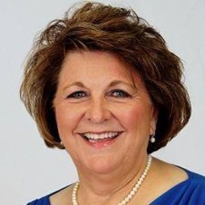 Meet your Posher, Leslie